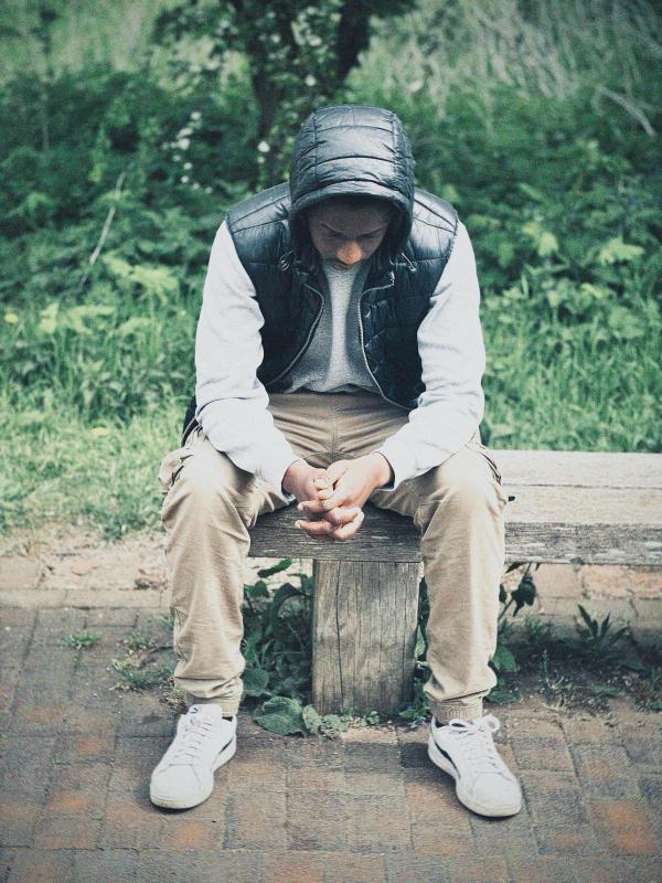 Jarju Binks Unveils Mesmerizing Visuals in New “Are You Scared of Love” Music Video